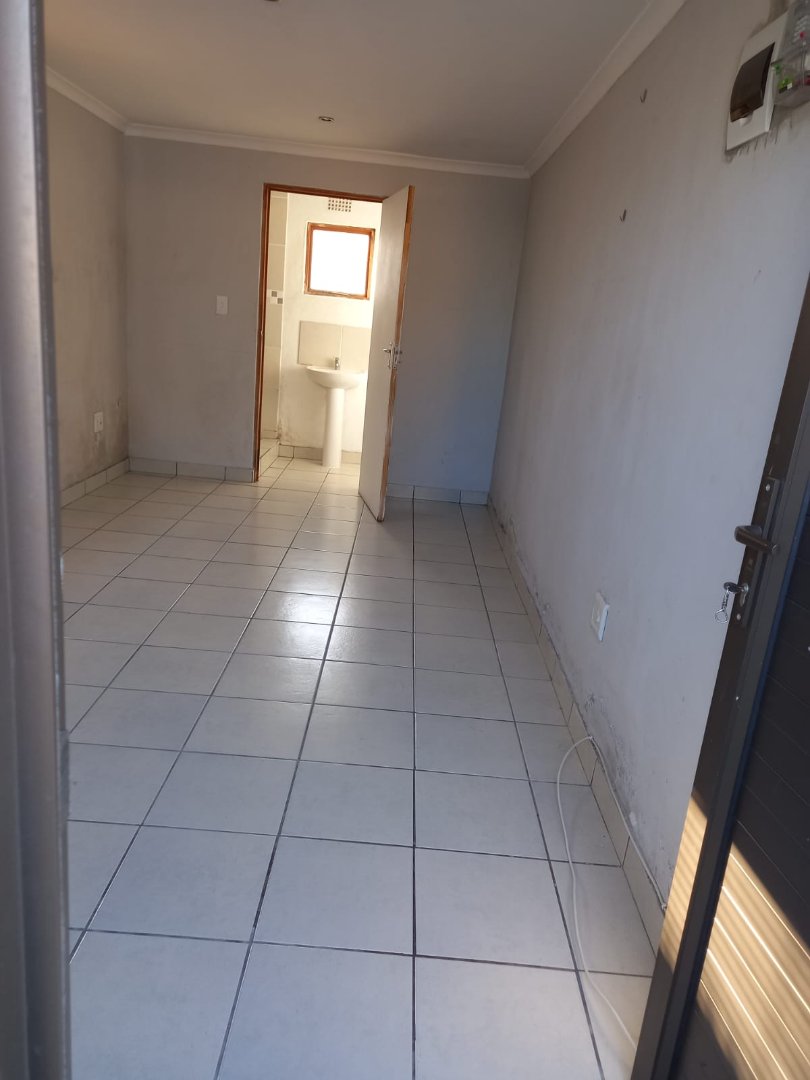 3 Bedroom Property for Sale in Mandela Park Western Cape